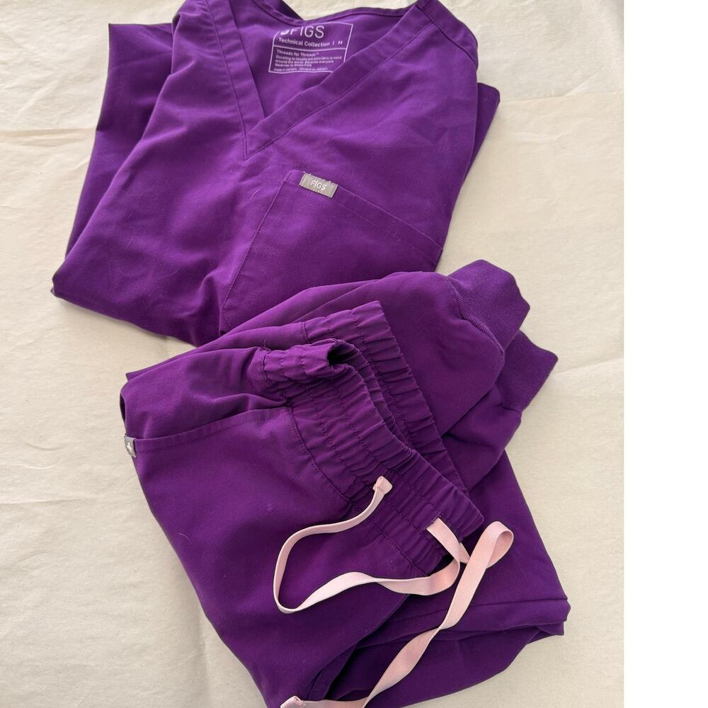 Figs Purple Women’s Scrub Set